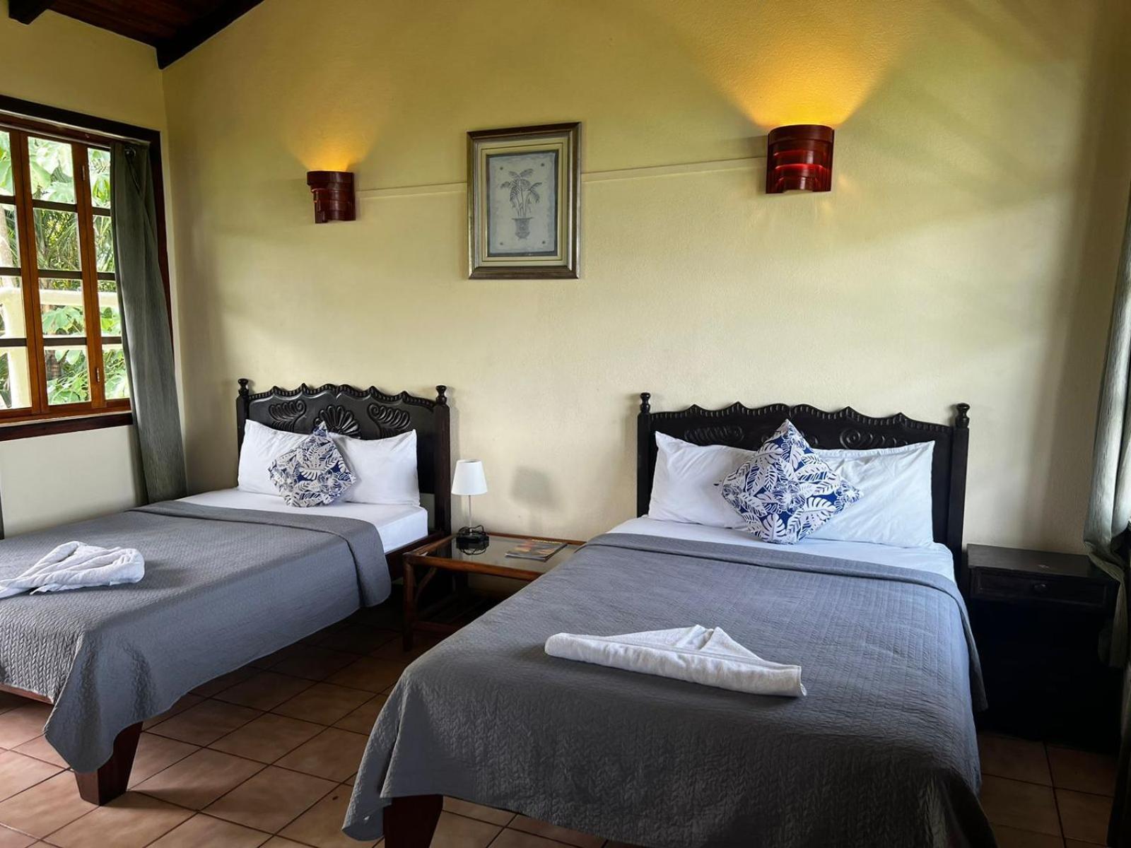 Hotel La Colina Manuel Antonio Exterior photo